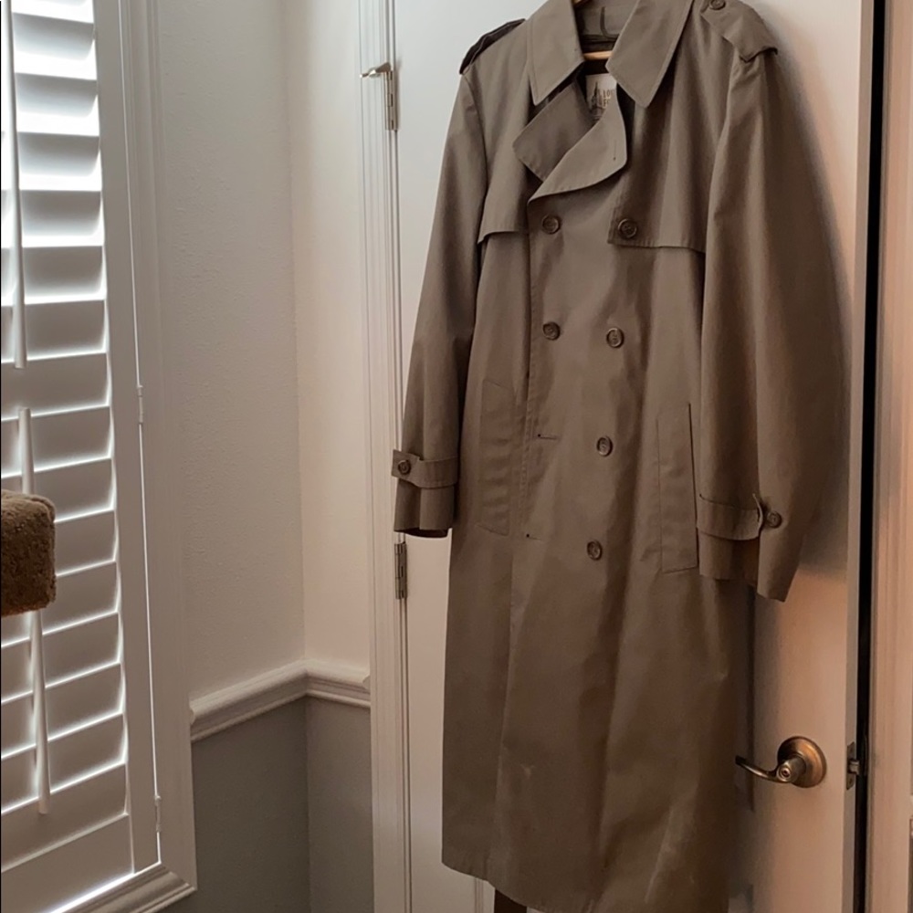 LONDON FOG TRENCHCOAT